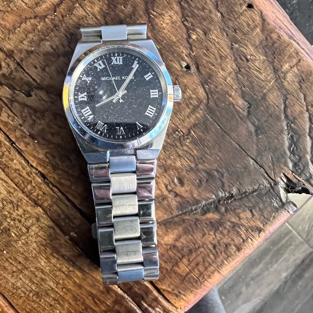 Michael Kors Silver-Tone Watch very good condition